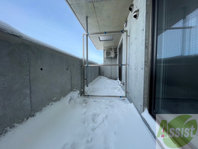 バルコニー　こちらはバルコニーです！洗濯物もよく乾きそうです。