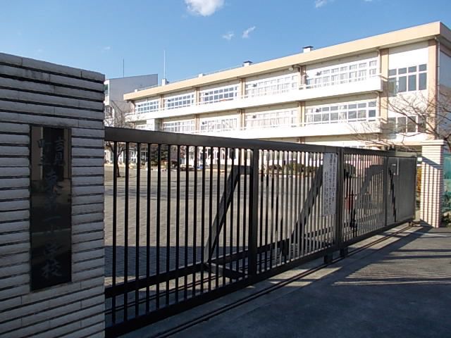 【比企郡吉見町東野のアパートの小学校】