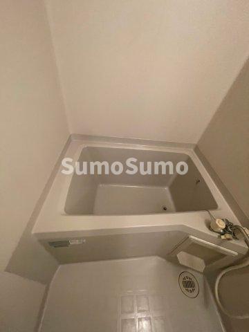 バス・シャワールーム　コンパクトで使いやすいお風呂です