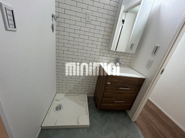 洗面設備　※同タイプ別部屋の写真です