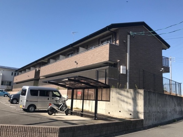 名古屋市緑区南大高のアパートの建物外観