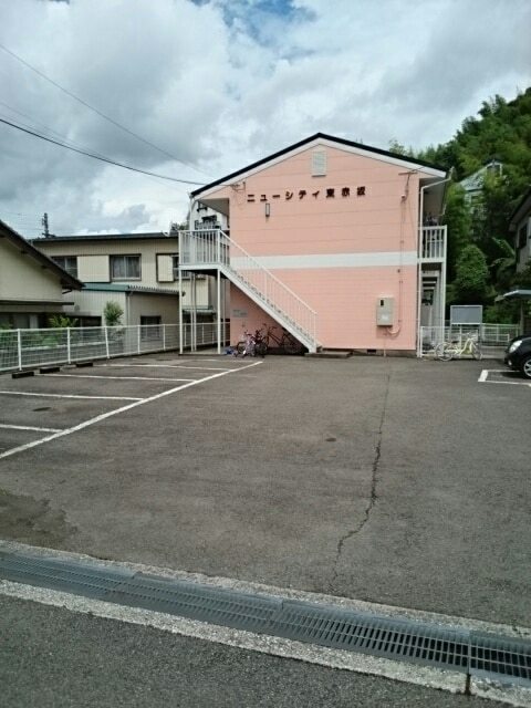 【ニューシティ東赤坂の駐車場】