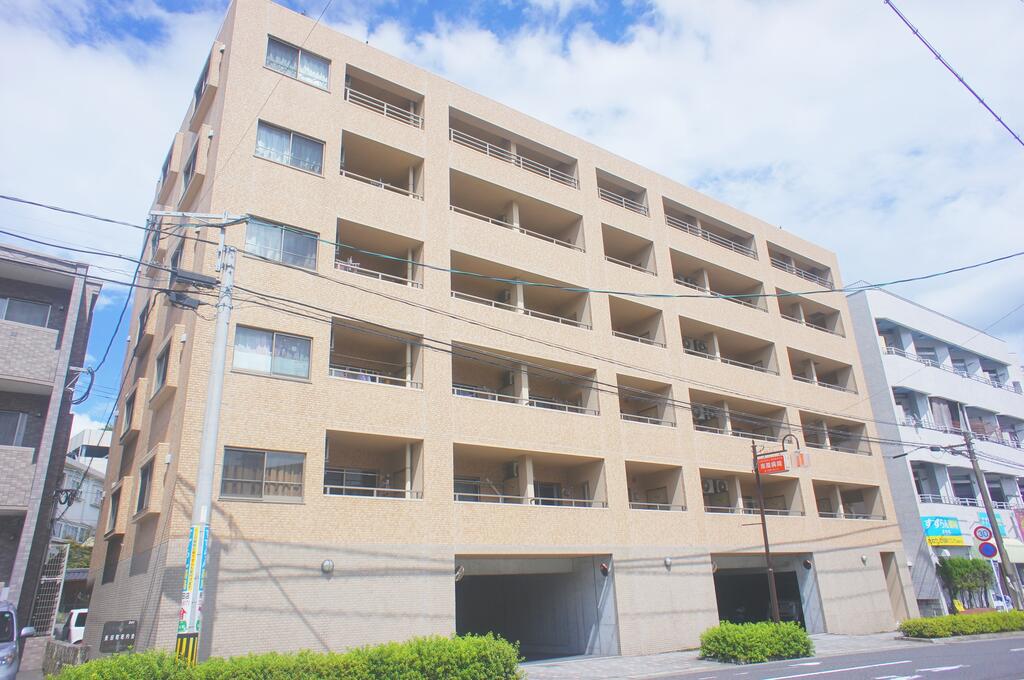 鹿児島市長田町のマンションの建物外観