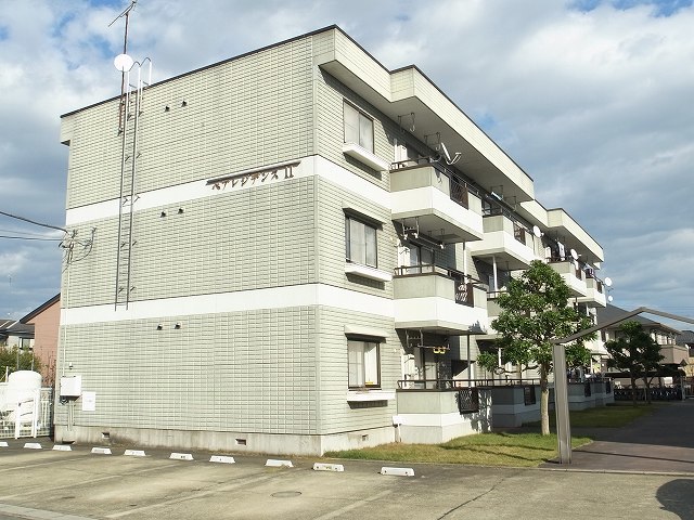 【下都賀郡壬生町大字安塚のマンションの駐車場】