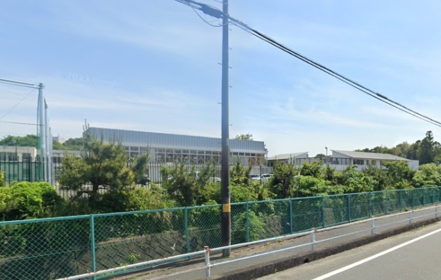 高校・高専　磐田学園（高校・高専）まで700m