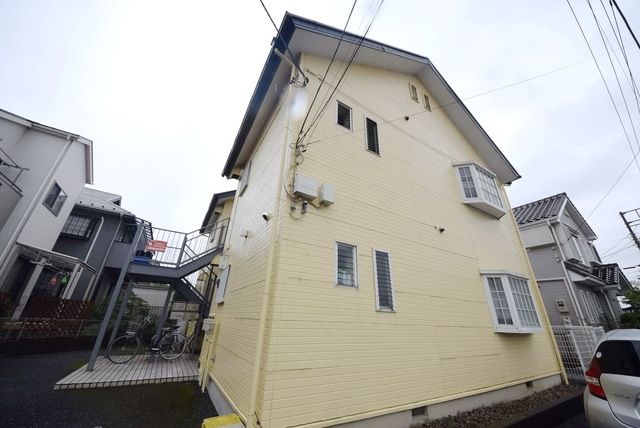 府中市押立町のアパートの建物外観