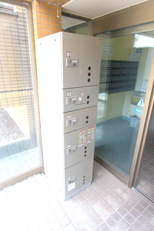 その他設備　宅配ボックス完備！留守の日でも安心の設備です☆★