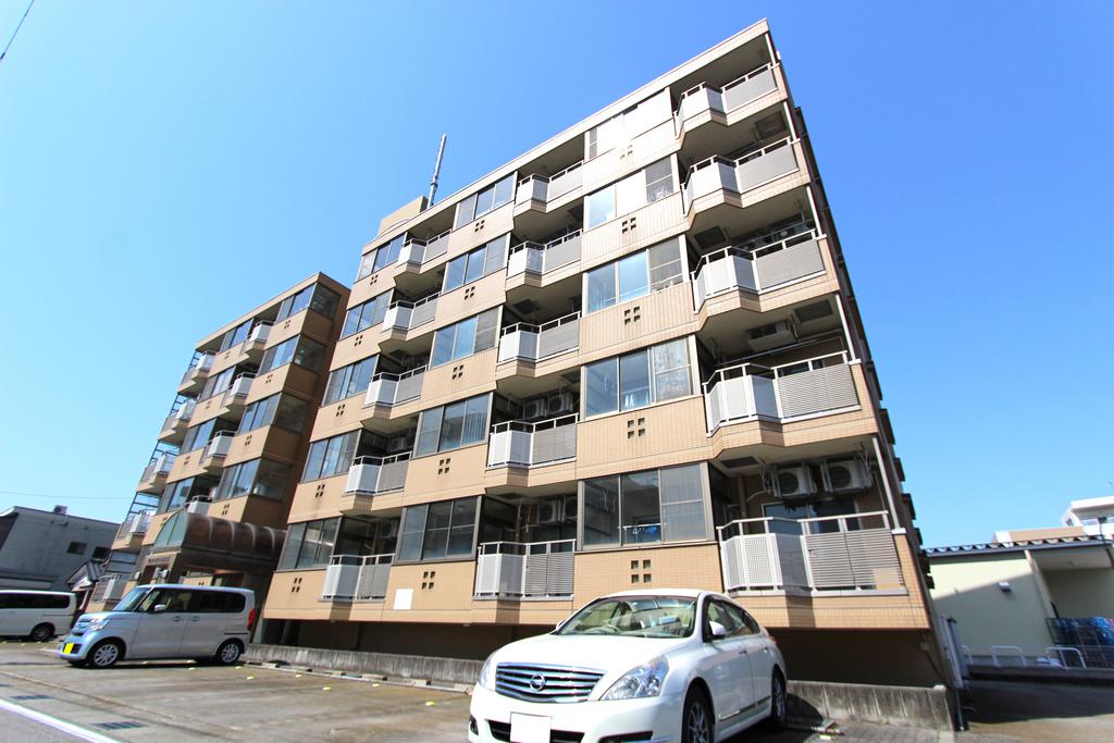 建物外観　弊社管理の『ヴィララボール新根塚』はこちらです♪