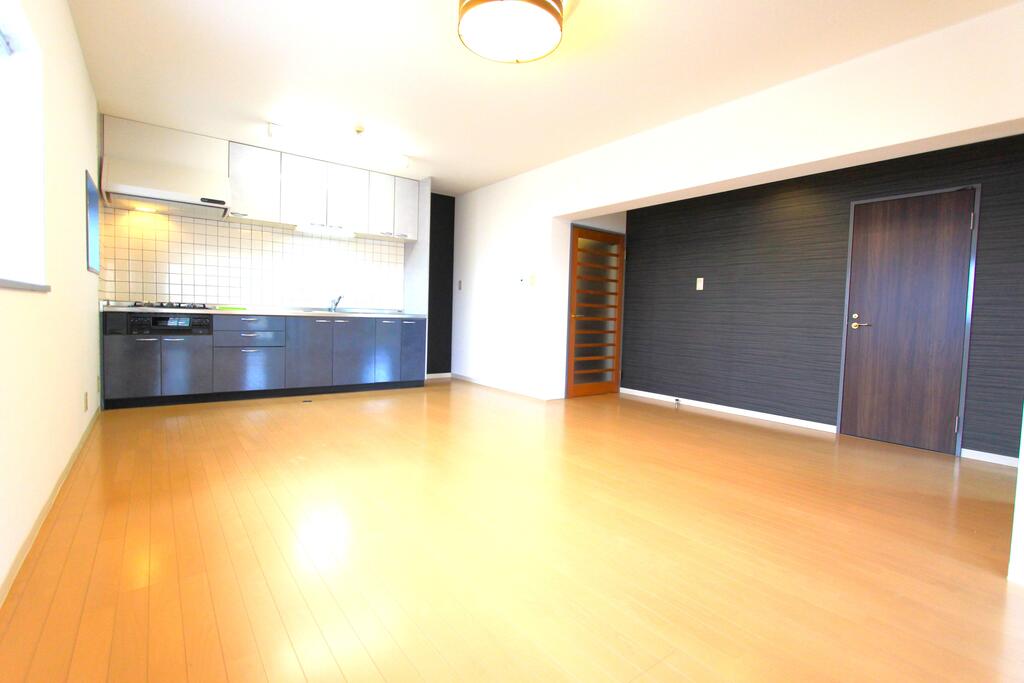 居室・リビング　リビングは広々約16帖のお部屋です♪♪