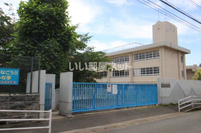 小学校　福岡市立飯倉中央小学校（小学校）まで269m