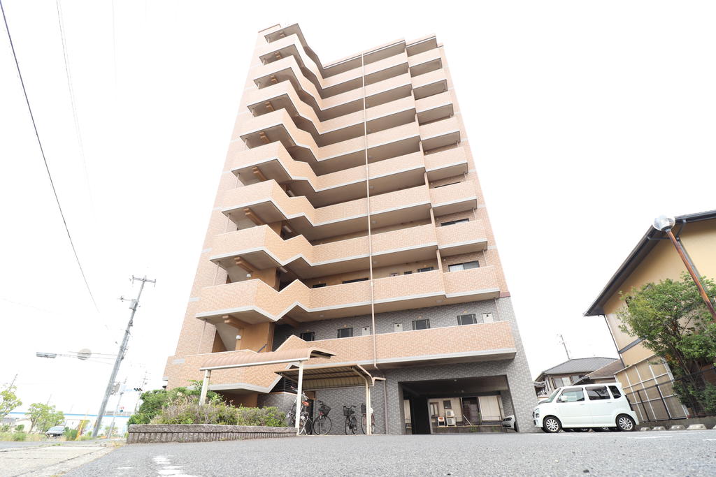 建物外観　人気のマンションタイプ♪