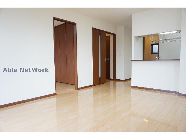 居室・リビング　写真は他の号室です