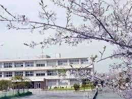 中学校　半田市立青山中学校（中学校）まで844m