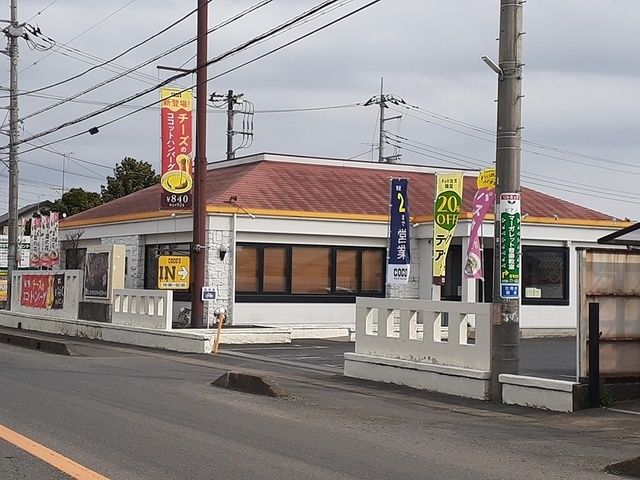 飲食店　ココス友部店（飲食店）まで865m
