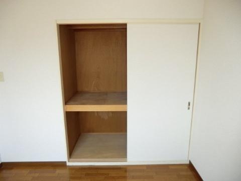 イーストコート沢良宜　収納　収納
