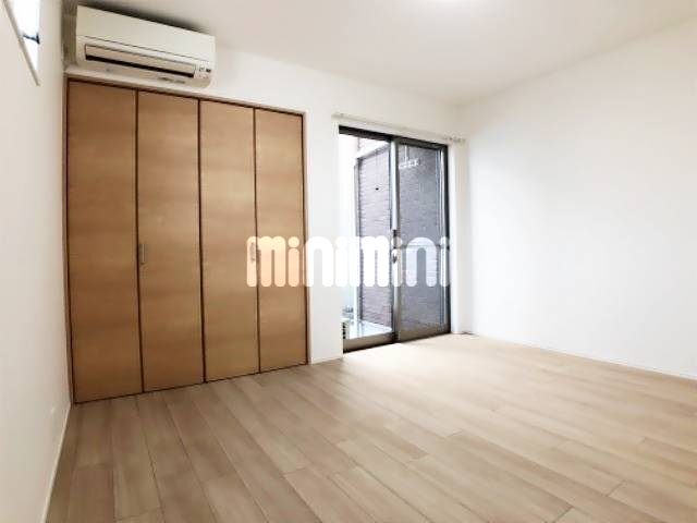 居室・リビング　広いリビングスペース