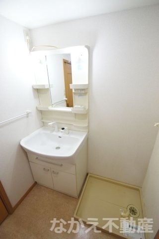 洗面設備　スペースが確保できる洗面所です