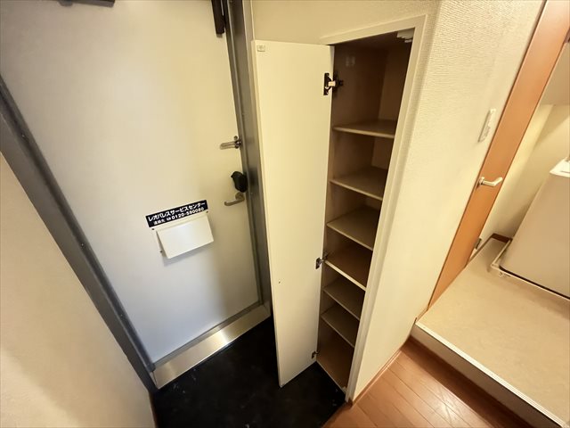 玄関　シューズボックス