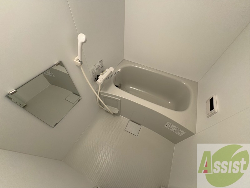 バス・シャワールーム　お風呂になります。一日の疲れを癒してくださいね。