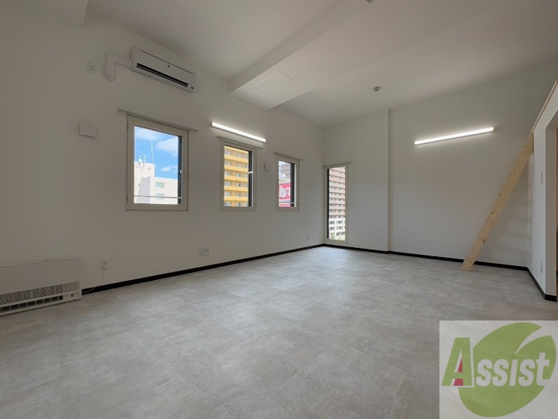 居室・リビング　広々としたリビングですね。使い勝手がよさそうですね！