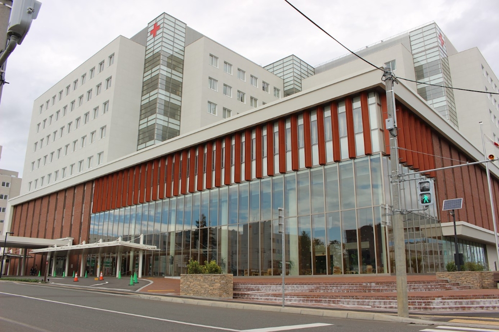 病院　北見赤十字病院（病院）まで415m