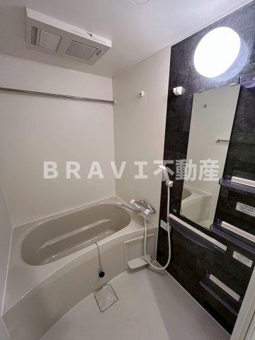 バス・シャワールーム　【セレニテフラン本町】落ち着いた空間のお風呂です
