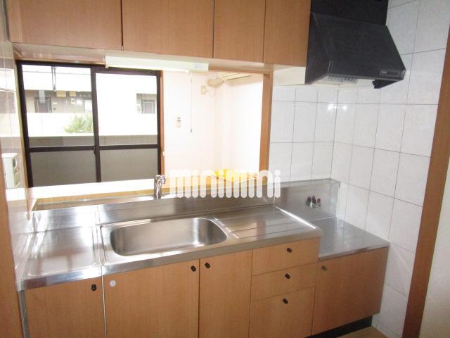 キッチン　キッチンは人気のカウンタータイプです。