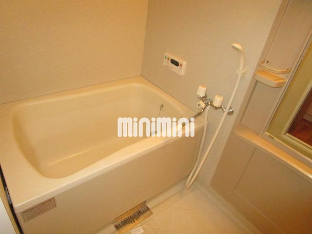 バス・シャワールーム　追焚き機能付きの便利なお風呂です。