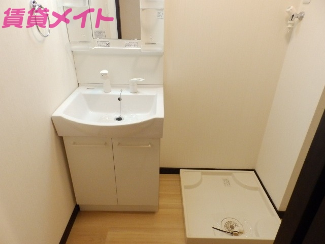 洗面設備　別部屋参考写真です