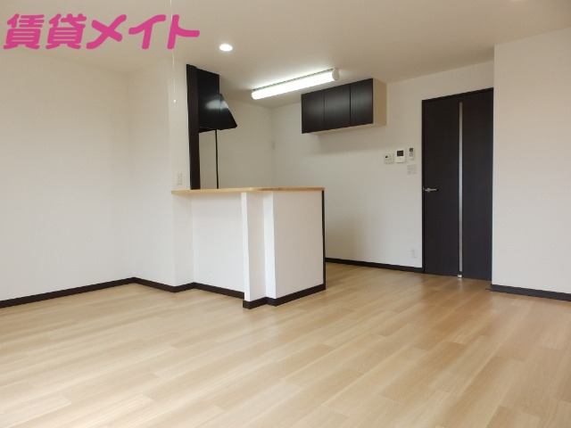 居室・リビング　別部屋参考写真です