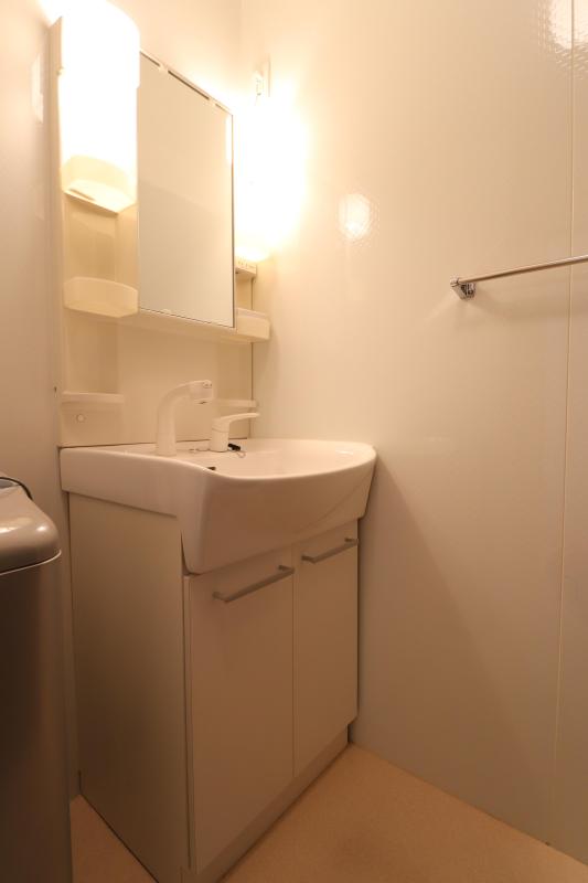 洗面設備　シャワー付き洗面台