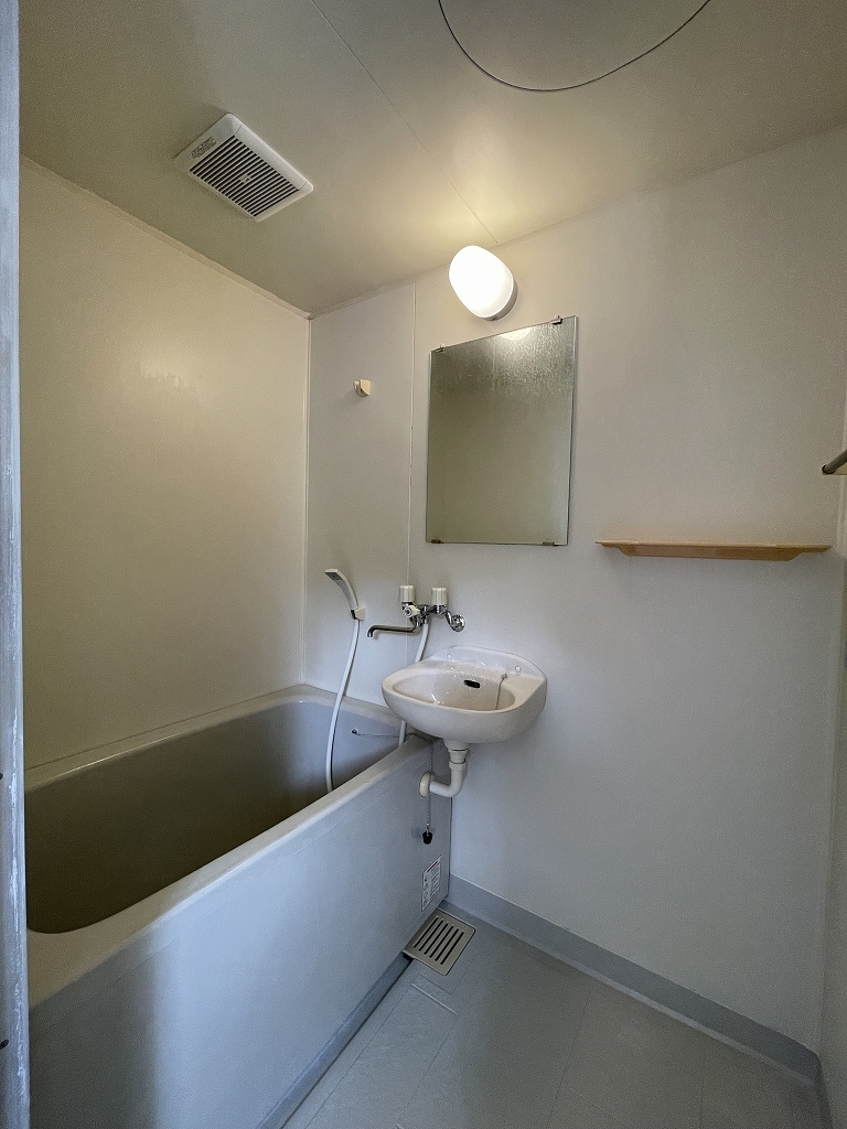 バス・シャワールーム　1600×1100サイズの浴室