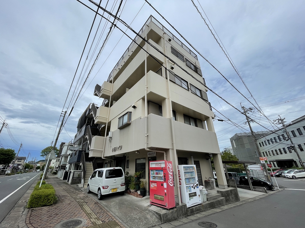 建物外観　1Fには定食屋さん