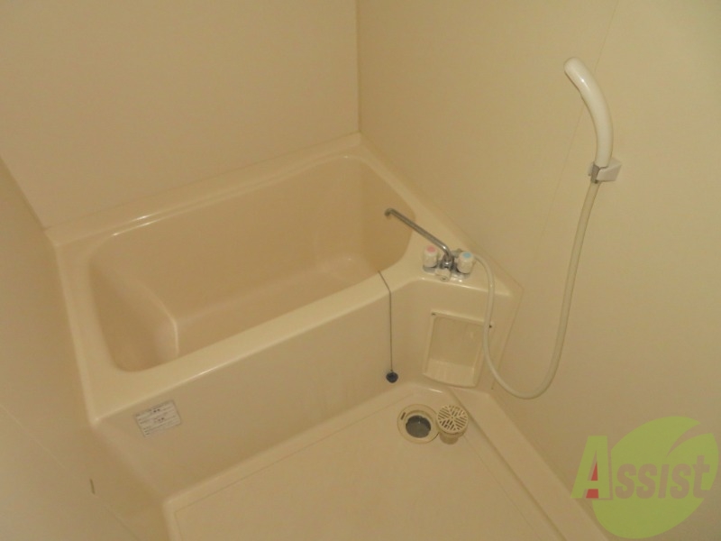 バス・シャワールーム　こちらお風呂になります。一日の疲れを癒してください。