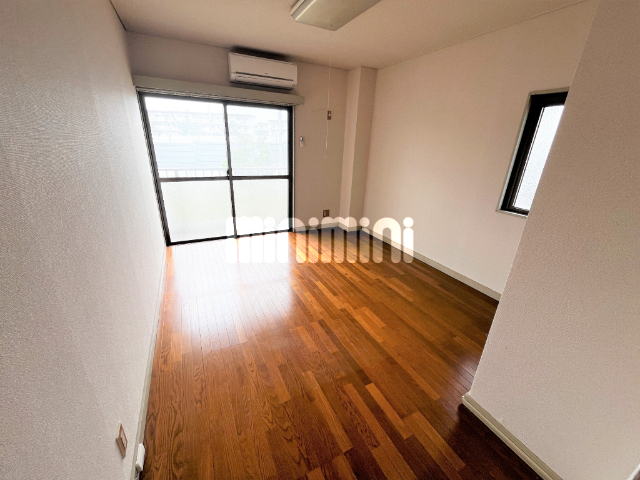 居室・リビング　フローリングのお部屋です。