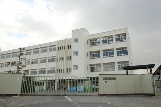 小学校　広島市立落合小学校（小学校）まで675m