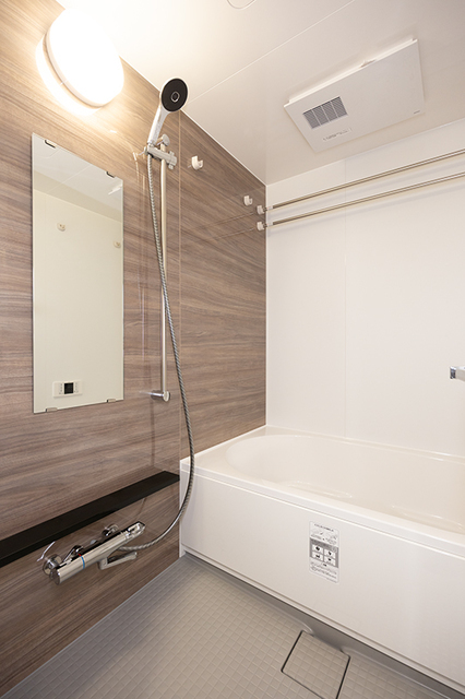 バス・シャワールーム　※写真は同タイプ住戸です。