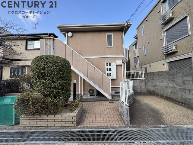 建物外観　敷地内にゴミ置き場があります