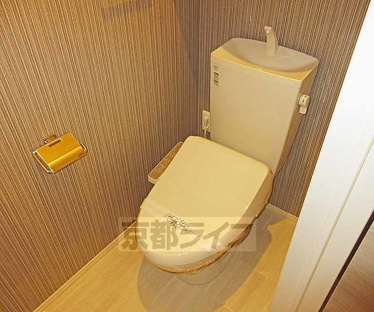 トイレ　ウォシュレット付き