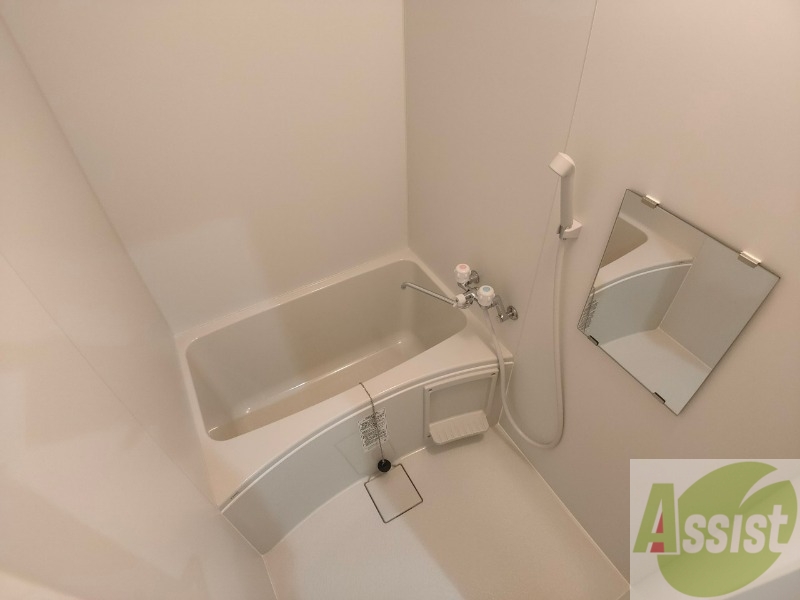 バス・シャワールーム　お風呂になります。一日の疲れを癒してくださいね。