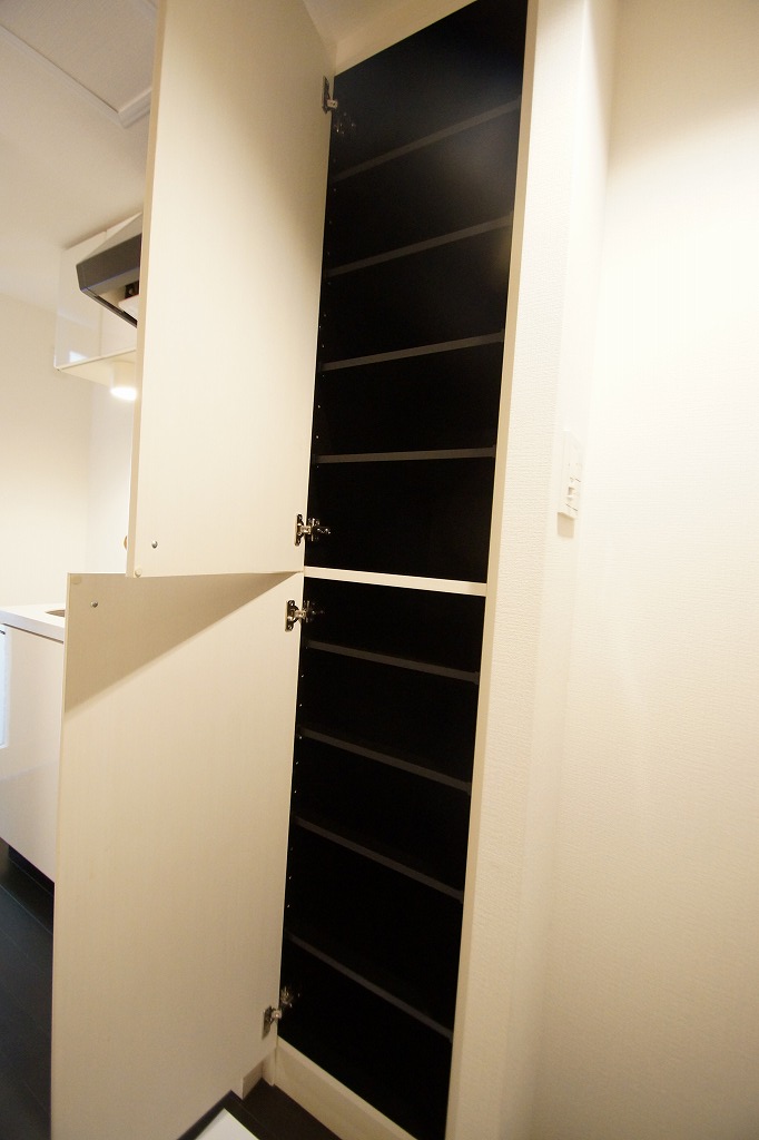 収納　シューズBOX