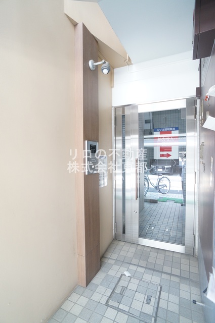 エントランス　防犯が気になる方におすすめのオートロック付き！