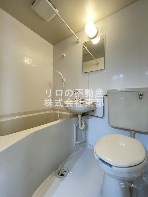 バス・シャワールーム　丸洗い可能！お掃除ラクラクの洗面台付き３点ユニットです☆