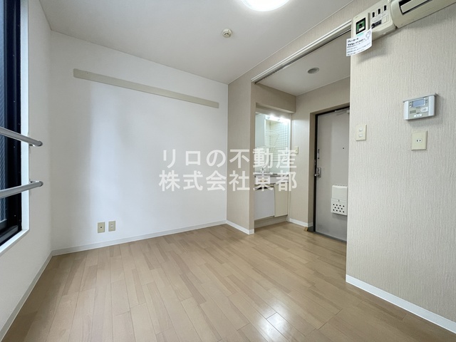 その他部屋・スペース　室内は落ち着いた温もりを感じるフローリングです☆