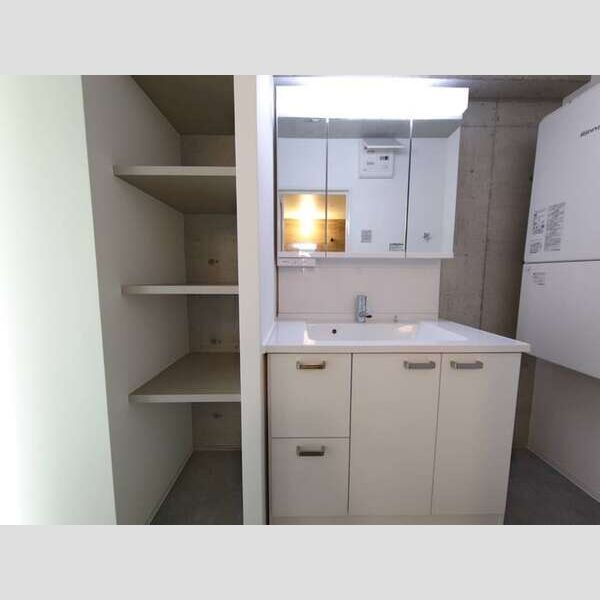 バス・シャワールーム　室内イメージ（同シリーズ内装写真）