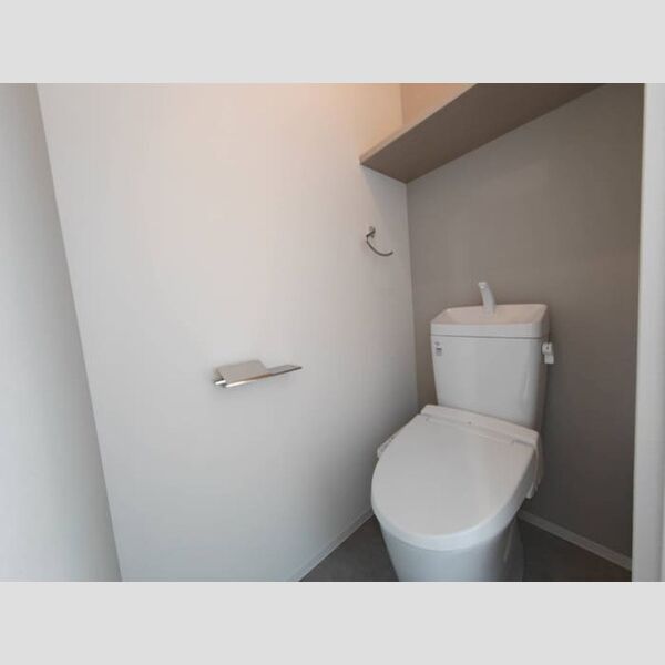 トイレ　室内イメージ（同シリーズ内装写真）
