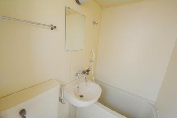 洗面設備　コンパクト洗面台です。使いやすいですよ。