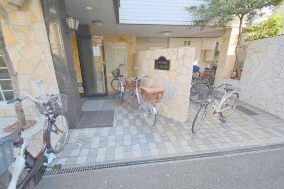 エントランス　素敵なエントランスがあなたを毎日出迎えてくれます。