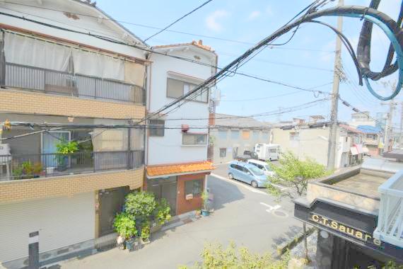 眺望　目の前に建物がありますが、しっかりと光も入ってきますよ。