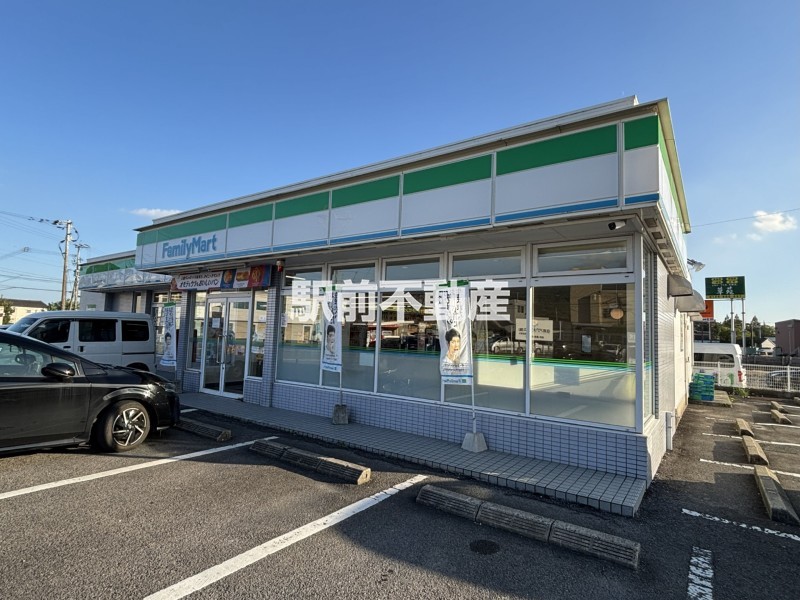 コンビニ　ファミリーマート大和尼寺店（コンビニ）まで200m